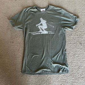 Green ski t shirt medium